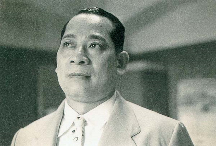Момофуку Андо (Momofuku Ando, годы жизни: 1910-2007) в год, примерно, изобретения (1958 год) им лапши быстрого приготовления. Фотография с сайта основанной Момофуку Андо японской компании - первооткрывателя лапши быстрого приготовления Nissin Foods (ранее известна как Nissin Food Products) nissin.com.