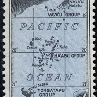 Тонганская марка 1953 года, на которой показана карта этого островного государства в Тихом океане.